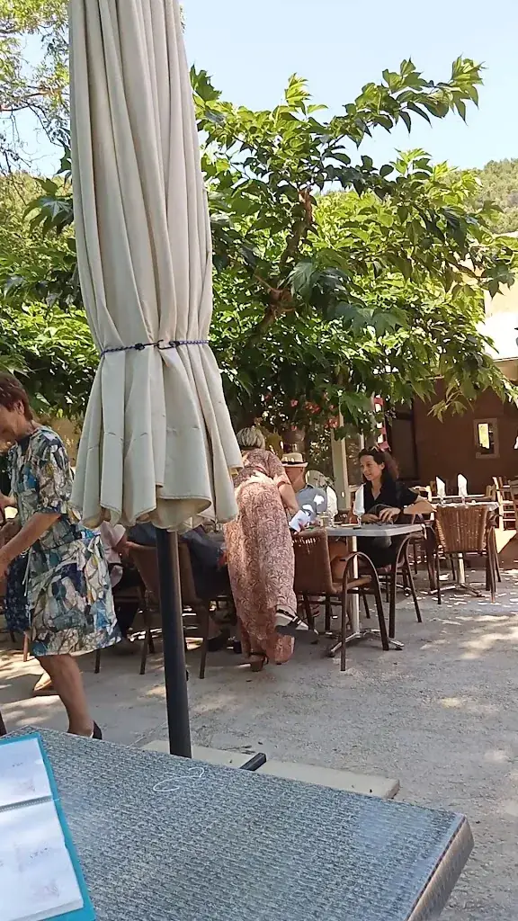 Côté Vignes by Coco_Beaumes-de-Venise_slider_image_2