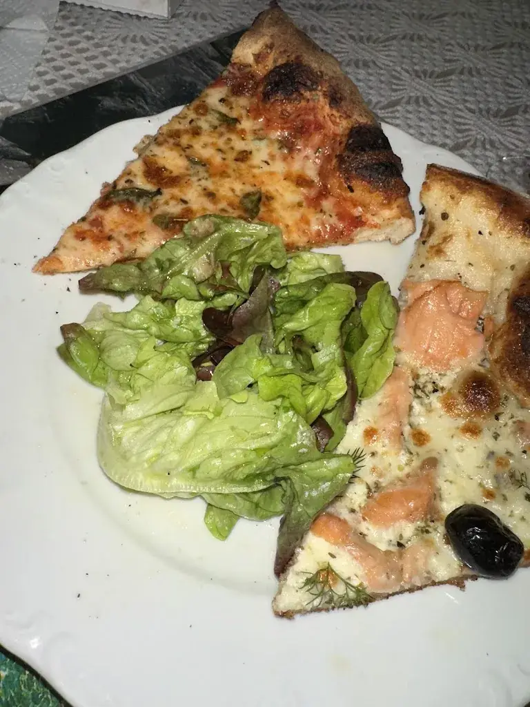 PIZZA GABI_Aureille_slider_image_2