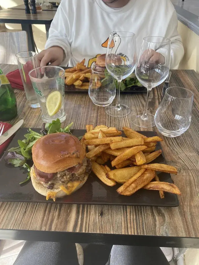 Restaurant l'Atelier de Moulin_Aureille_slider_image_3