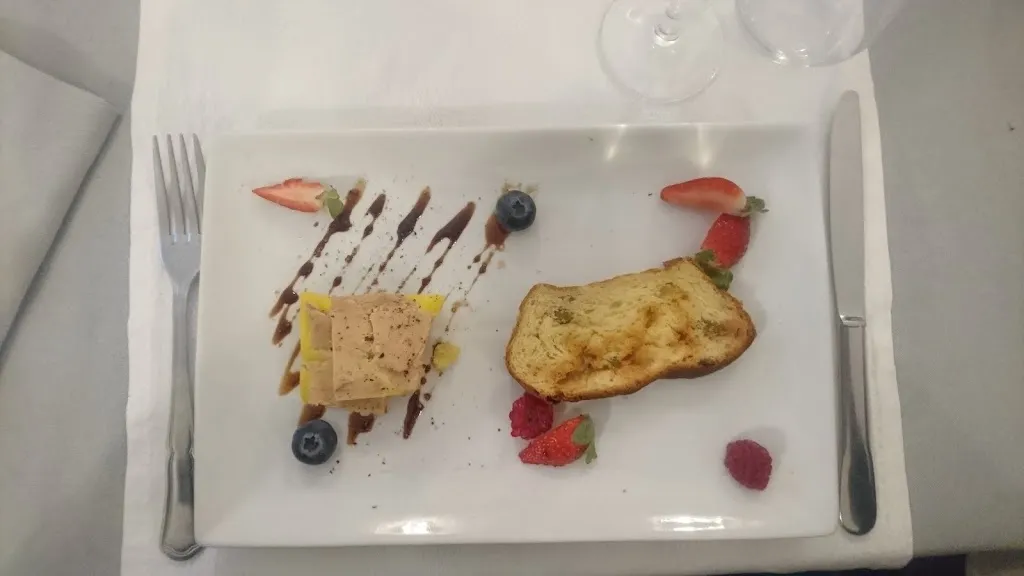 Hervé Friederich_L'Antre-Mets_Aureille_review