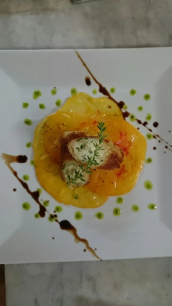 L'Antre-Mets_Aureille_slider_image_2