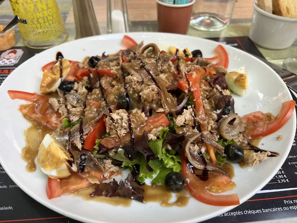 Janis Hartley_Chez Ta Mere Aups Var_Aups_review