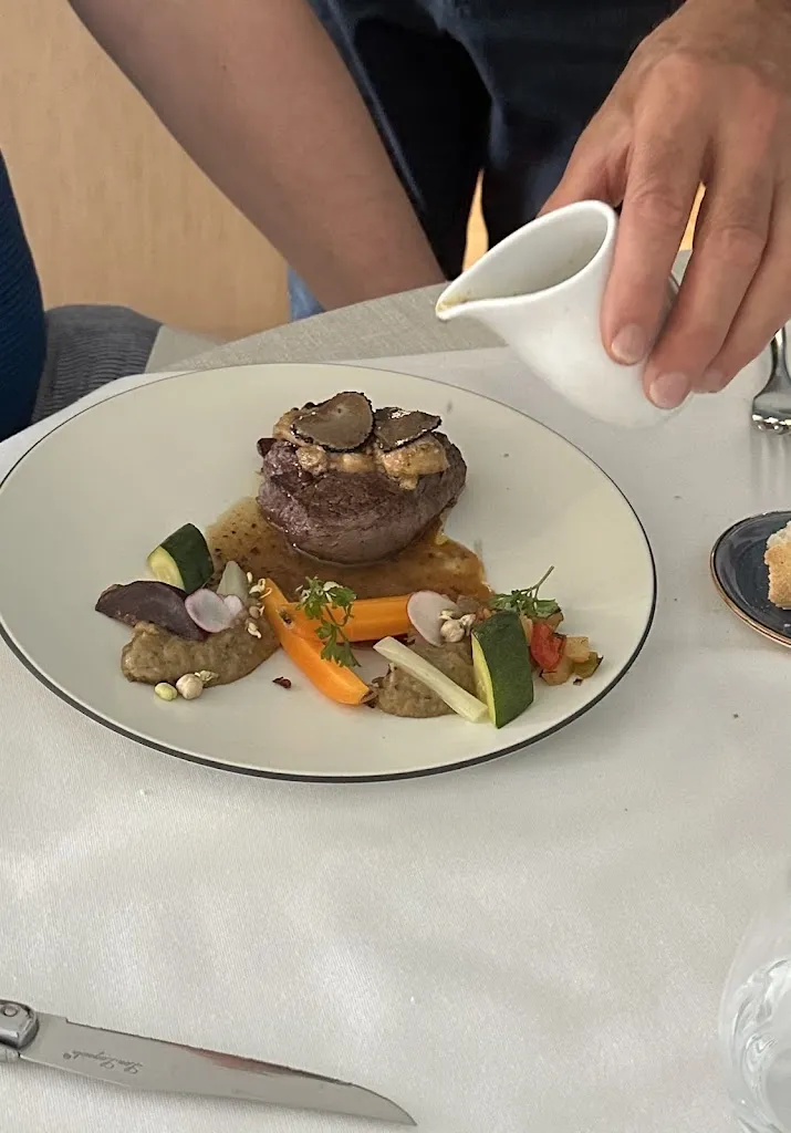 Oliver 114_Des Gourmets_Aups_review