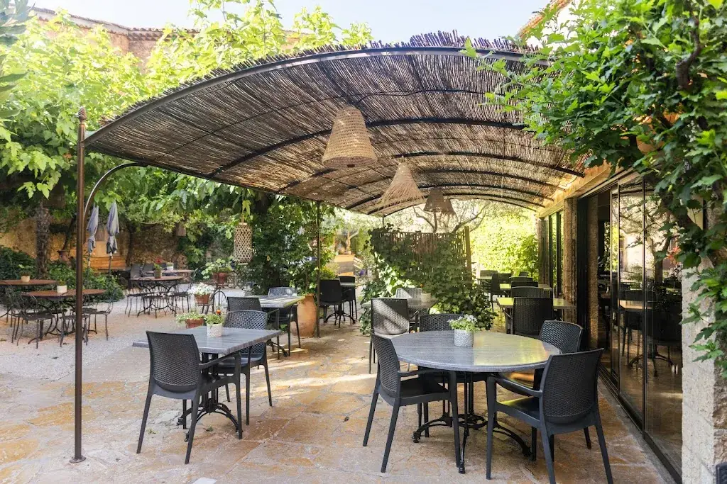 Auberge De La Tour restaurant à Aups