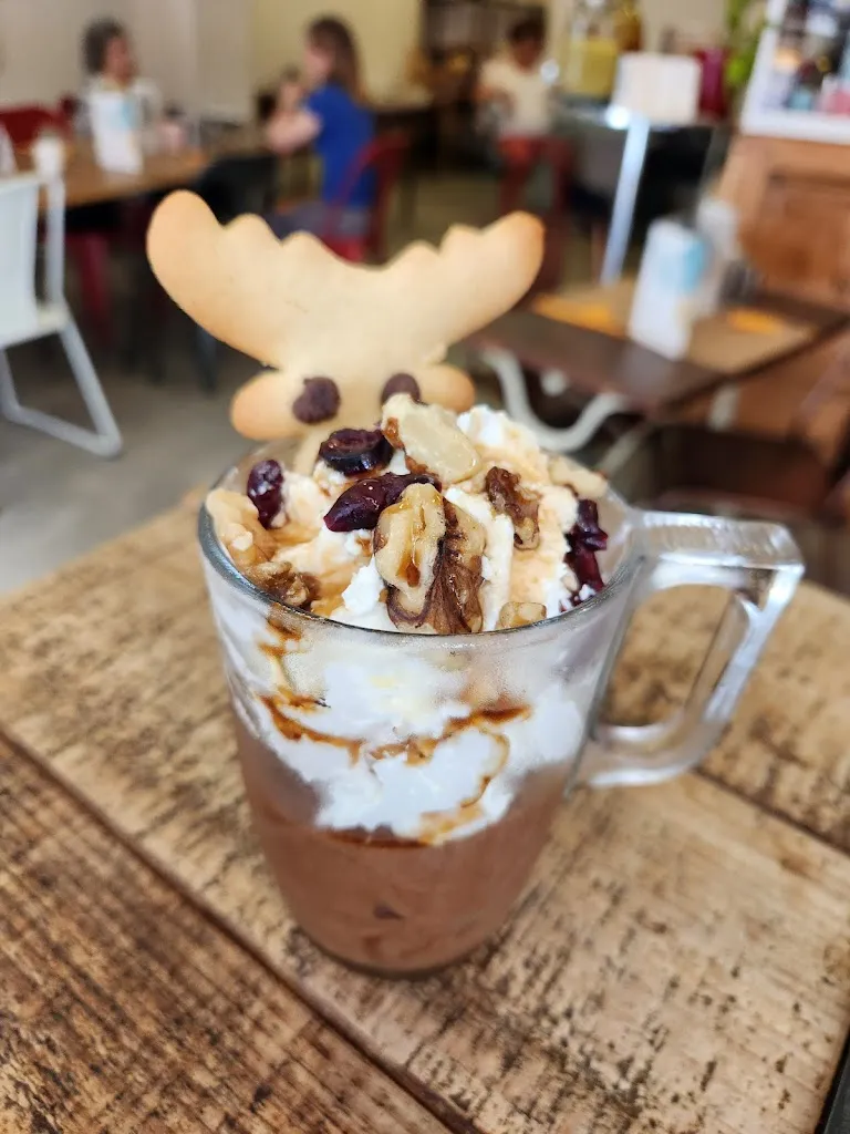 Robin Rainton_Elles Lunch Café_Morestel_review