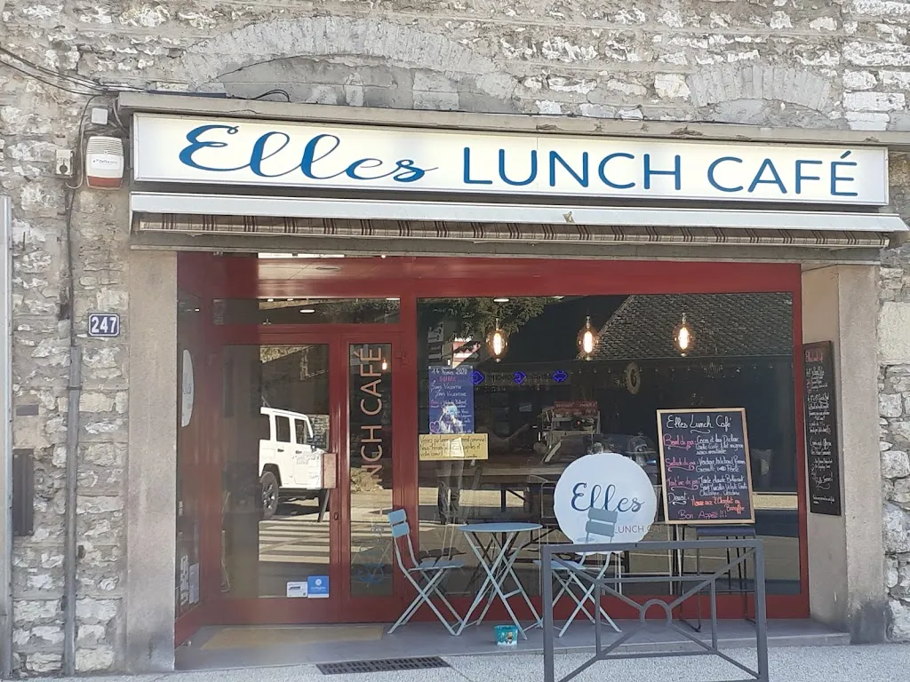 Elles Lunch Café Restaurant in Morestel