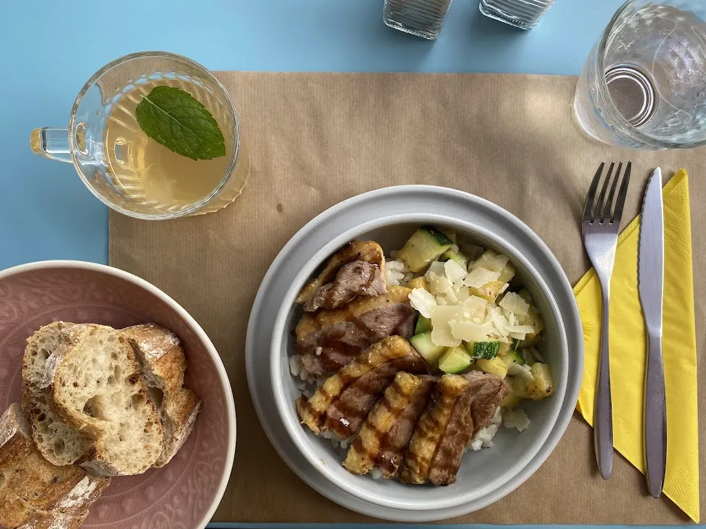 Elles Lunch Café_Morestel_slider_image_2