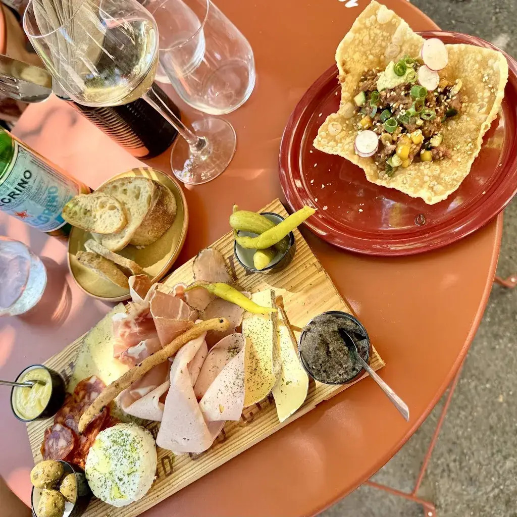 Feu Les Délices du monde Restaurant in Aups