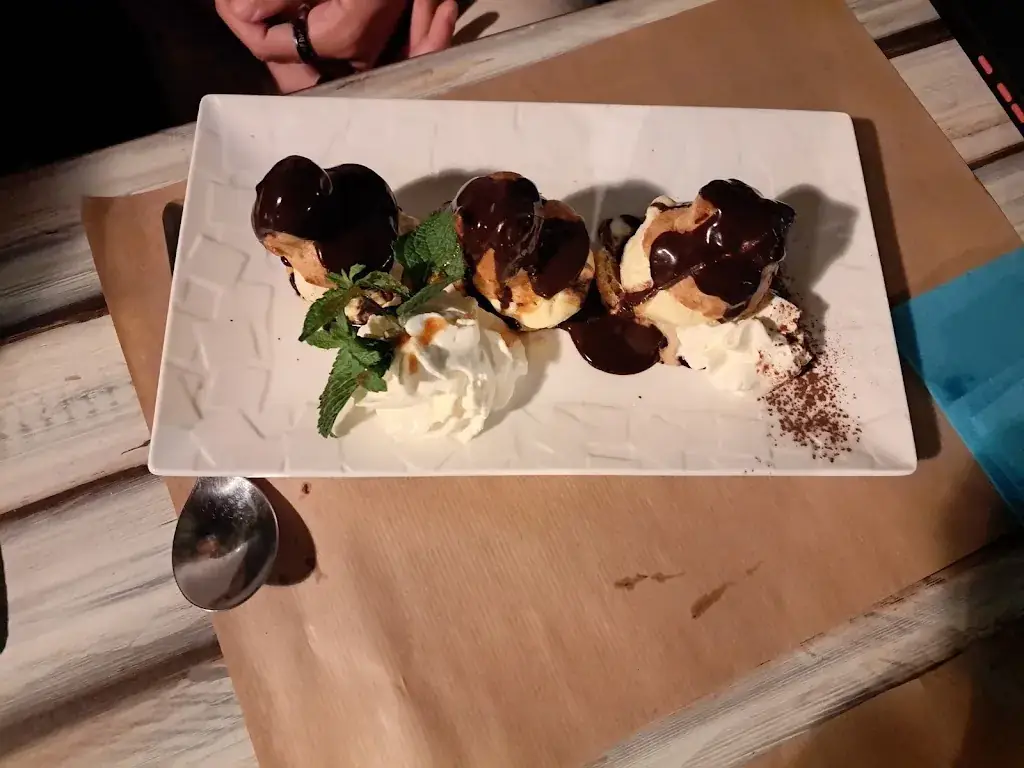 Patricia Ponsart_restaurant Le Bout Du Monde_Salernes_review