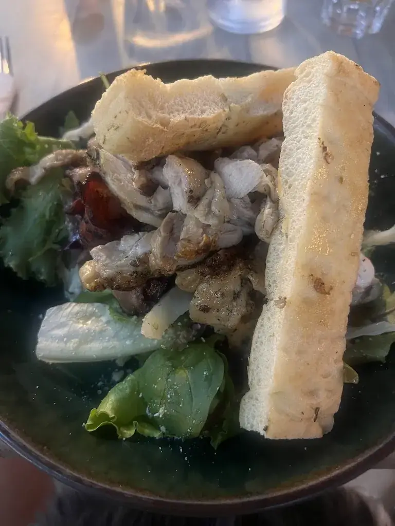 Yulianna_Café Des Vignes_Salernes_review