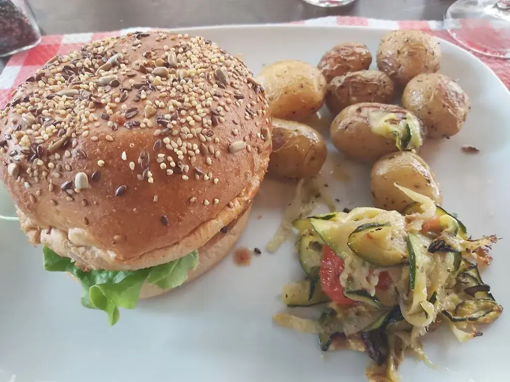 Café Des Vignes_Salernes_slider_image_2