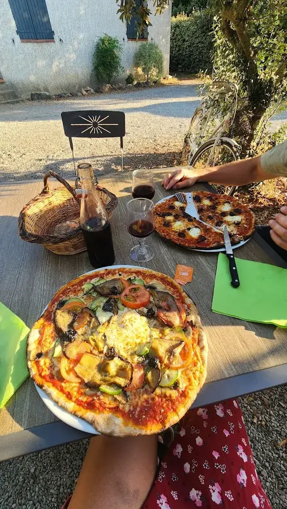 Tiffany SION_PIZZA LES UCHANES_Aups_review