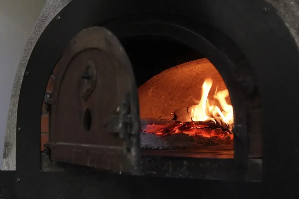 PIZZA LES UCHANES_Aups_slider_image_3