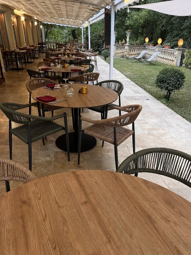 Yulianna_Hôtel restaurant Au Bien Etre_Villecroze_review