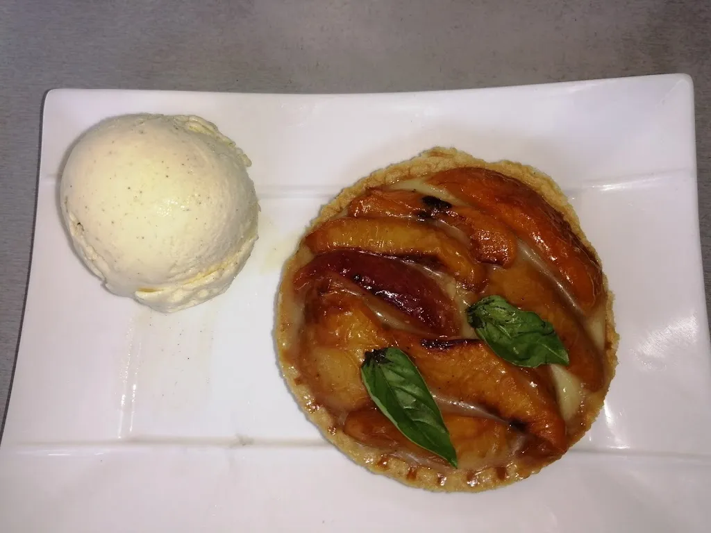 Alain Combe_L'escale des Docks - Restaurant & brasserie bistronomique à Marseille_Marseille_review