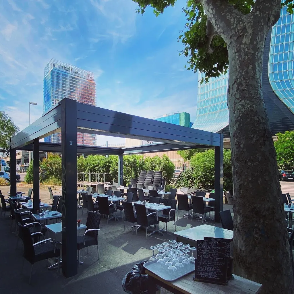 L'escale des Docks - Restaurant & brasserie bistronomique à Marseille ristorante a Marseille