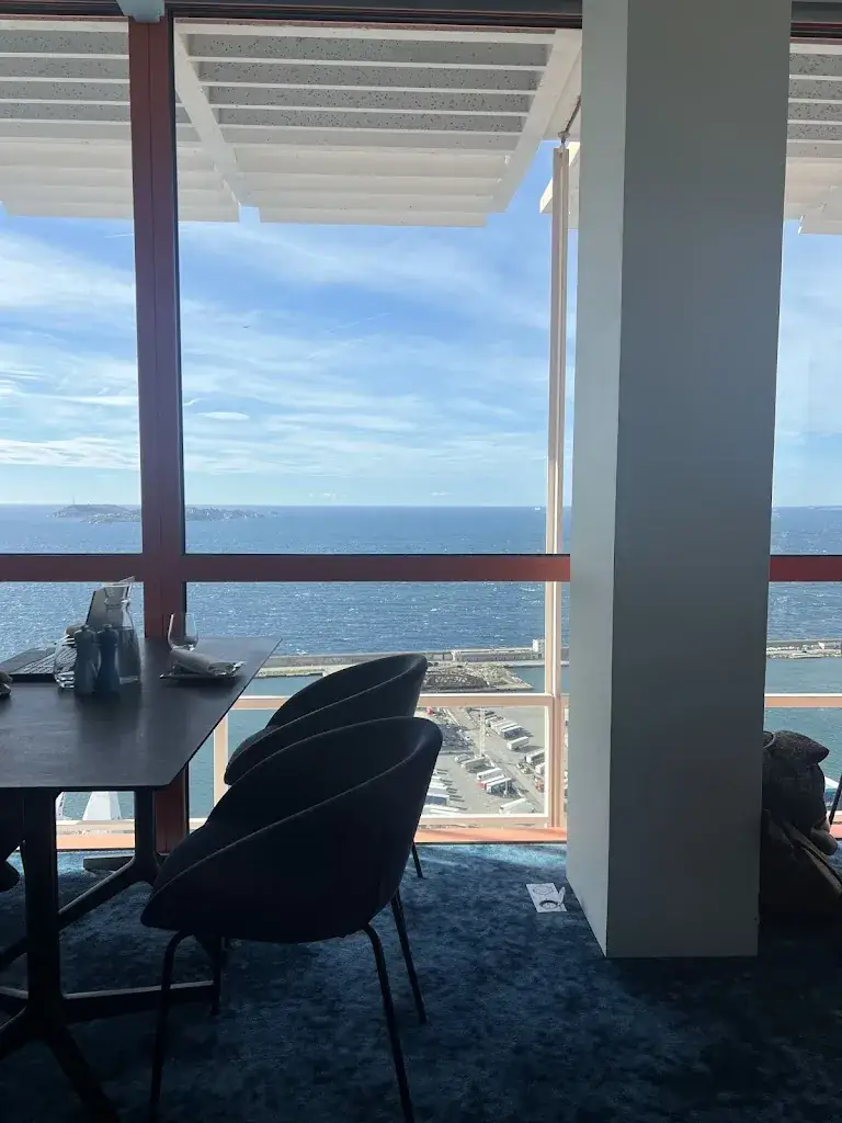 Augustin M._Club 29_Marseille_review