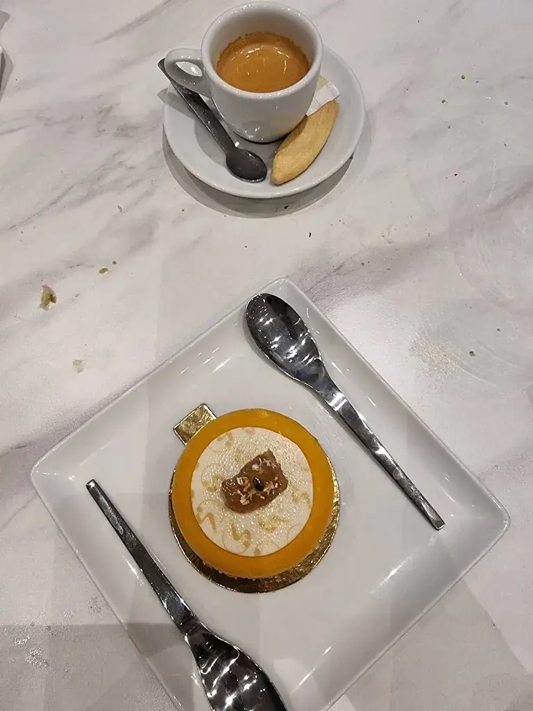 Le Roy René - Restaurant Marseille_Marseille_slider_image_3