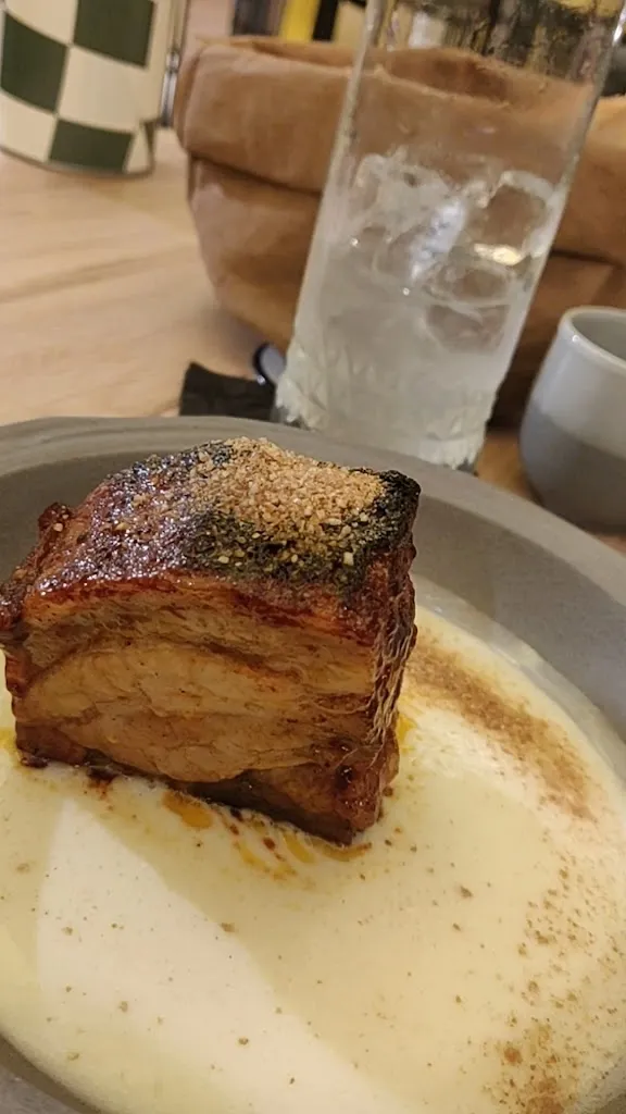 Maison Yellow - Restaurant & Bar_Marseille_slider_image_2