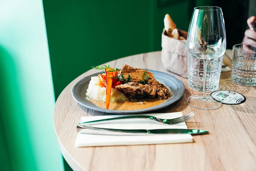 Maison Yellow - Restaurant & Bar_Marseille_slider_image_3