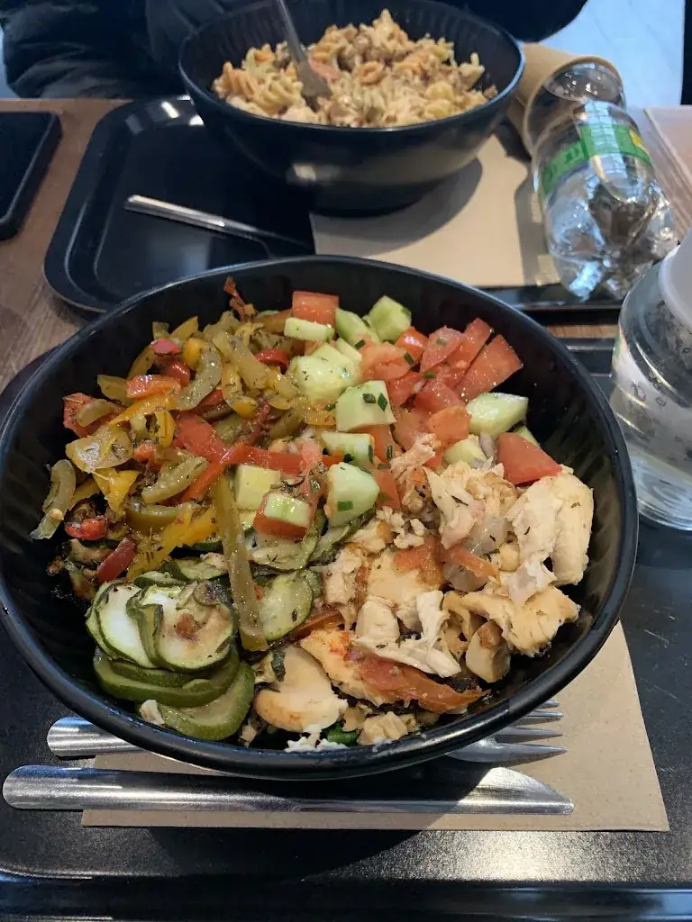 Madie Plet_Green sur mesure Marseille - Salades Pokés Pasta_Marseille_review