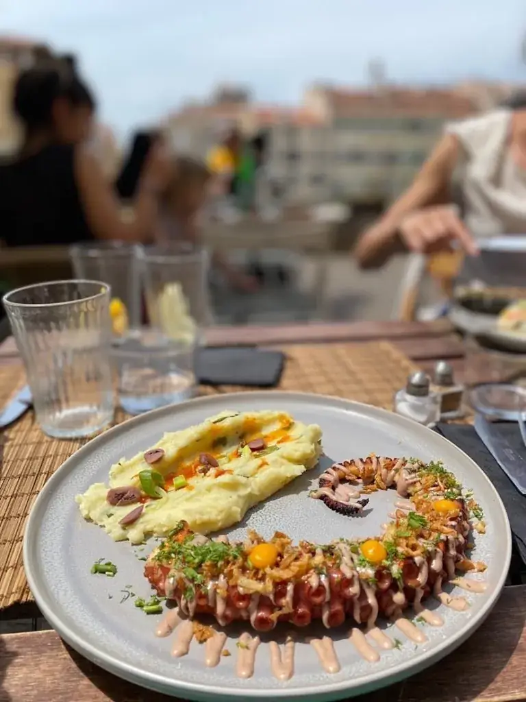 Le Refuge_Marseille_slider_image_2