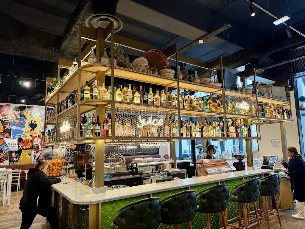 Martina D_IT - Italian Trattoria Marseille Les Terrasses du Port_Marseille_review