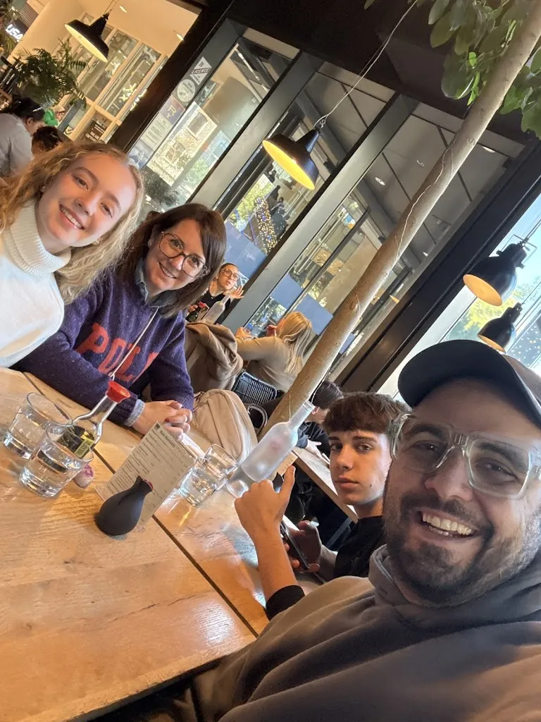 Gabito Rohh_Yoj les Terrasses du Port_Marseille_recensione