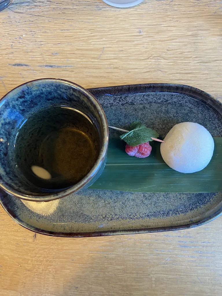 Dhanya Venkatesh_Yoj les Terrasses du Port_Marseille_recensione