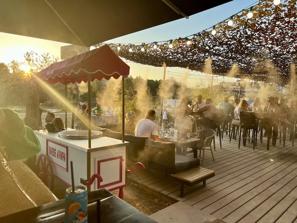 Benj Sfrt_Guinguette des bords de Loire_Saint-Just-Saint-Rambert_review