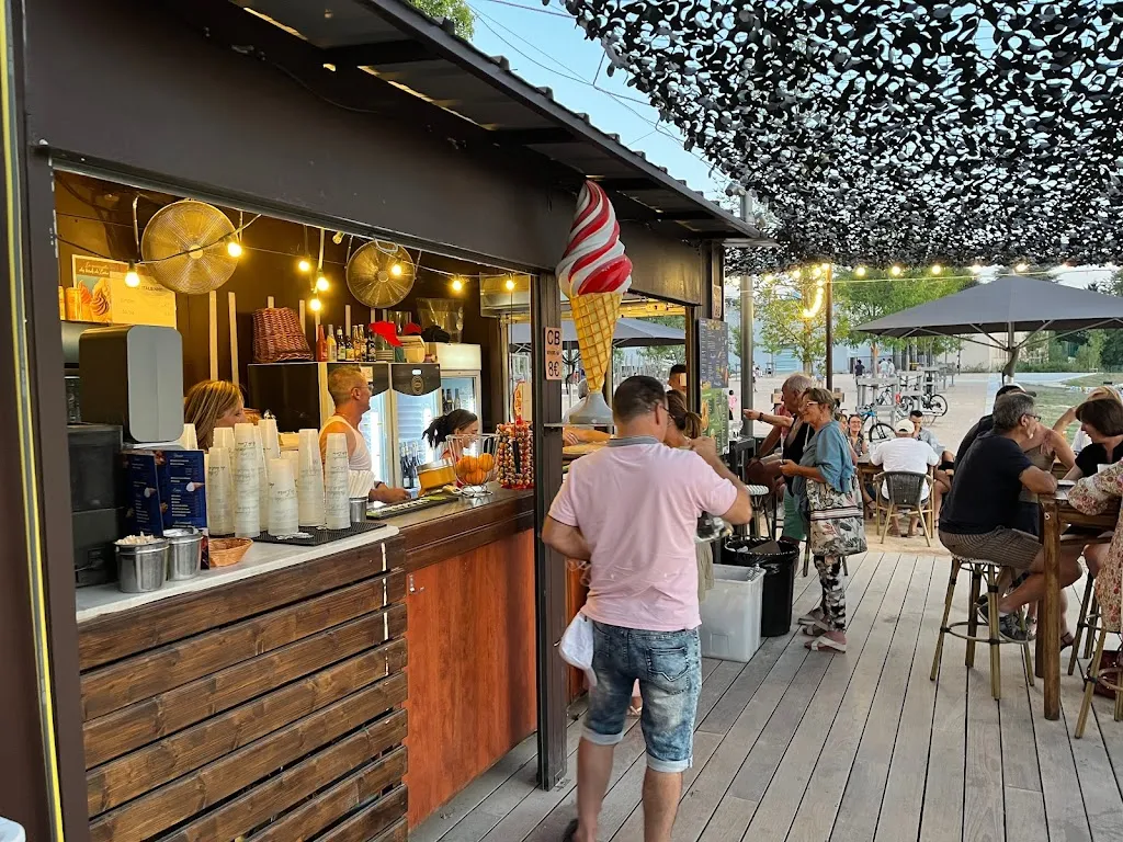 Guinguette des bords de Loire_Saint-Just-Saint-Rambert_slider_image_1