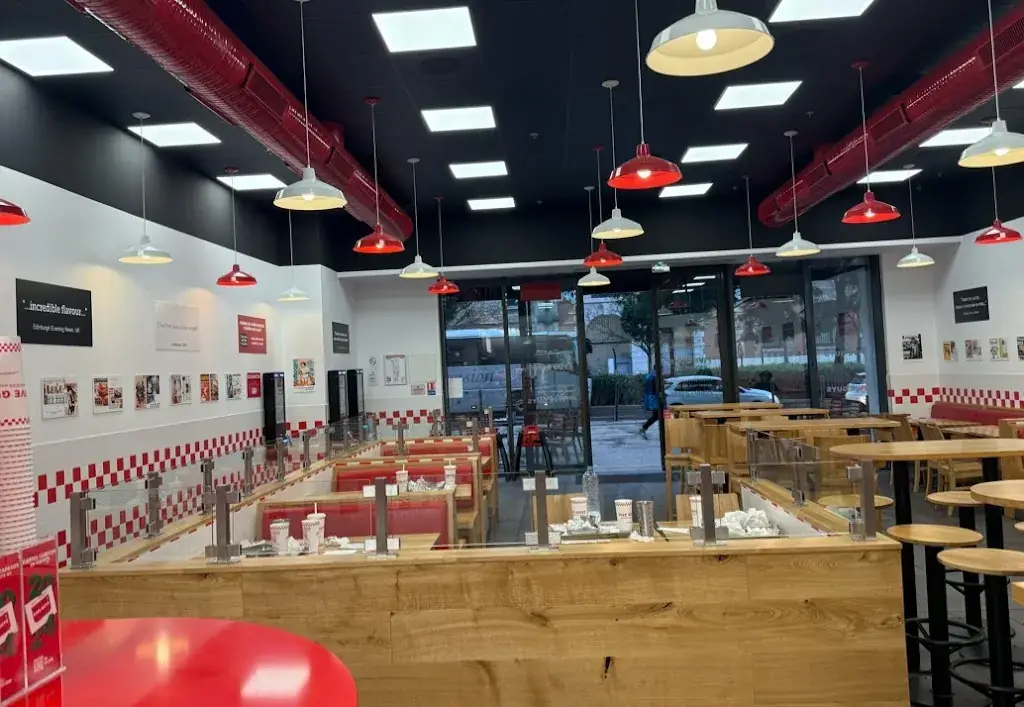 Carlos Luna_Five Guys_Marseille_review