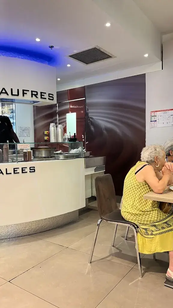 Rafael “Pretty Honest Reviews” Restrepo_Barbarac_Marseille_review