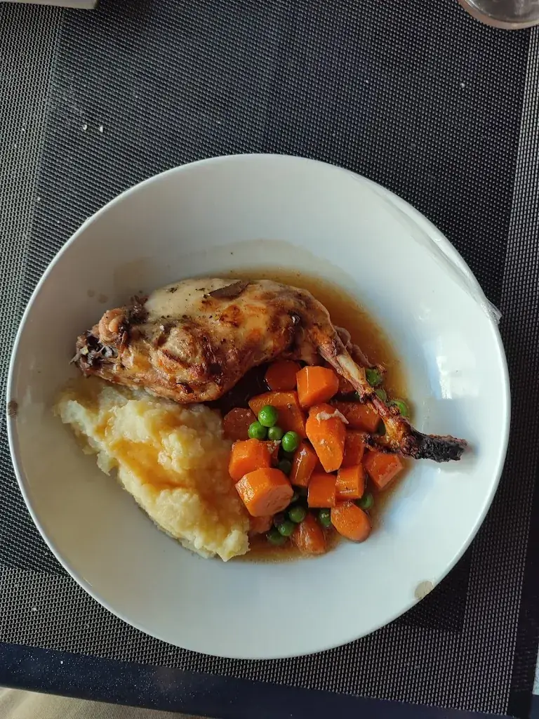 Bar Restaurant Le Sampiero_Marseille_slider_image_2