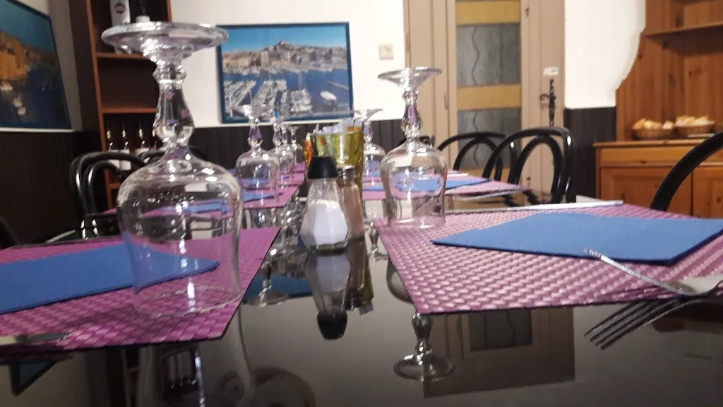 Aryles_Marseille_slider_image_3