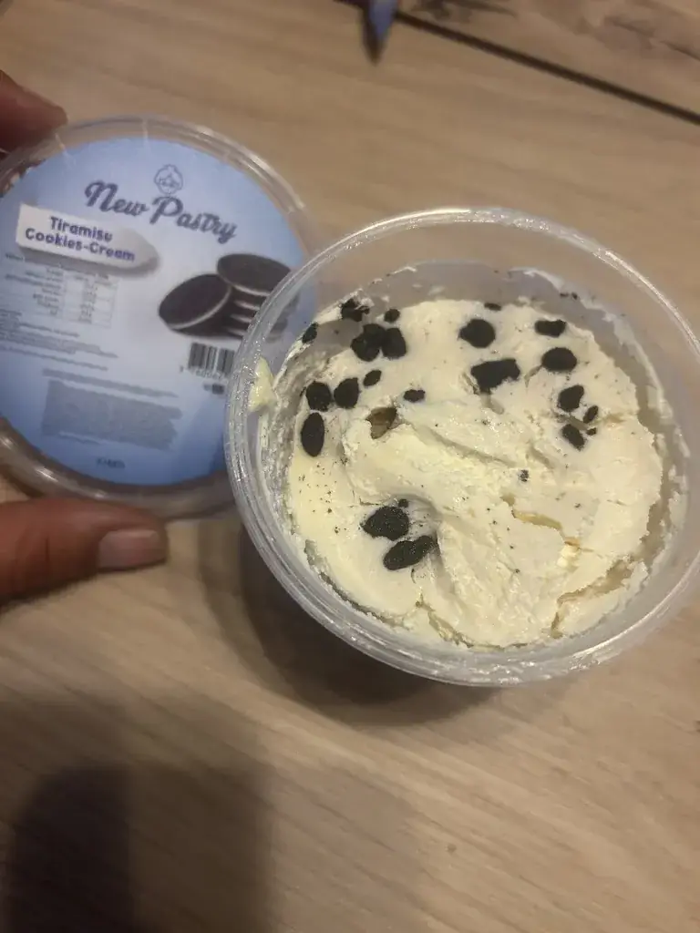 Cassandra Button_La Placette_Marseille_review