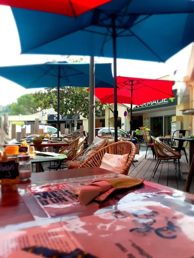 Les p'tits bonheurs Restaurant in Auribeau-sur-Siagne