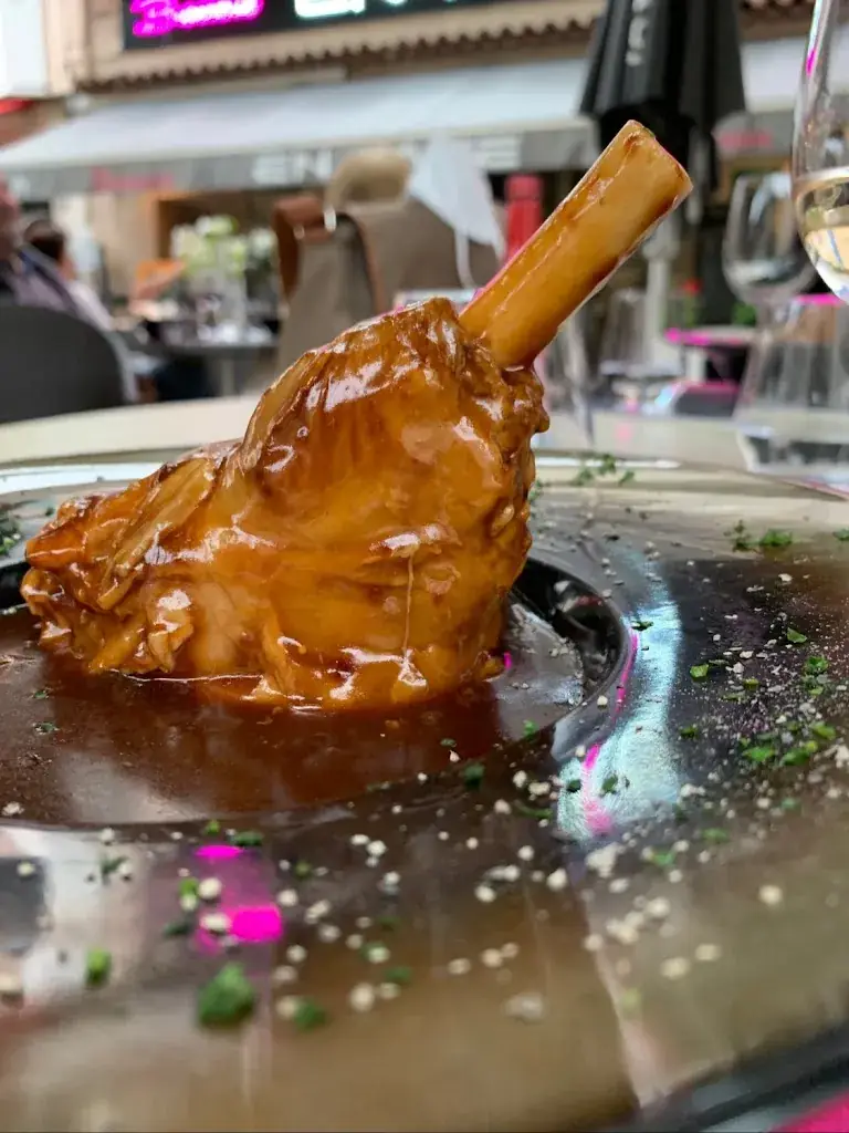 Mathieu_En Face_Bagnols-en-Forêt_recensione