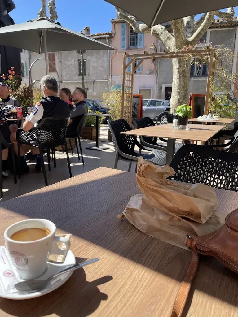 En Face_Bagnols-en-Forêt_slider_image_2