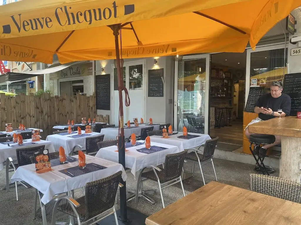 L’Envie restaurant in Bagnols-en-Forêt