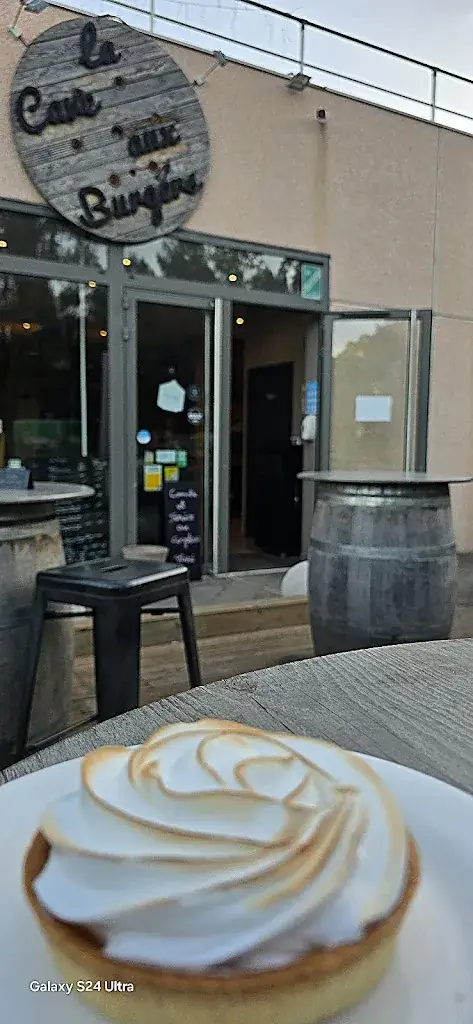 sandrine russo_la Cave aux Burgers_Bagnols-en-Forêt_review