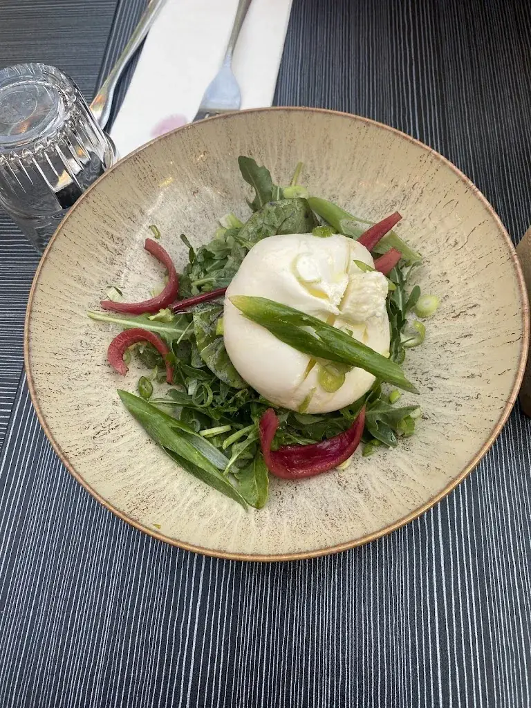 Amandine F_bistrot COCOTTE_Auriol_review