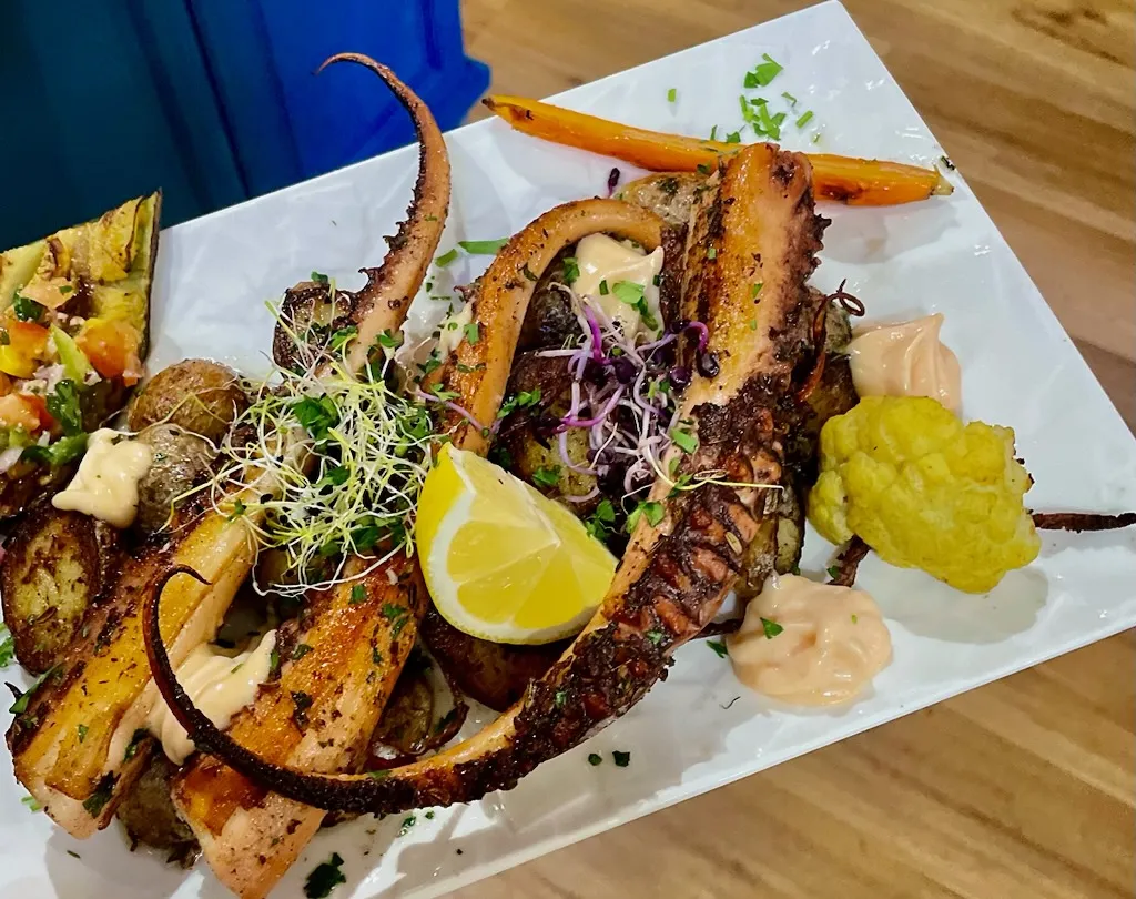 L'Entracte_Auriol_slider_image_2