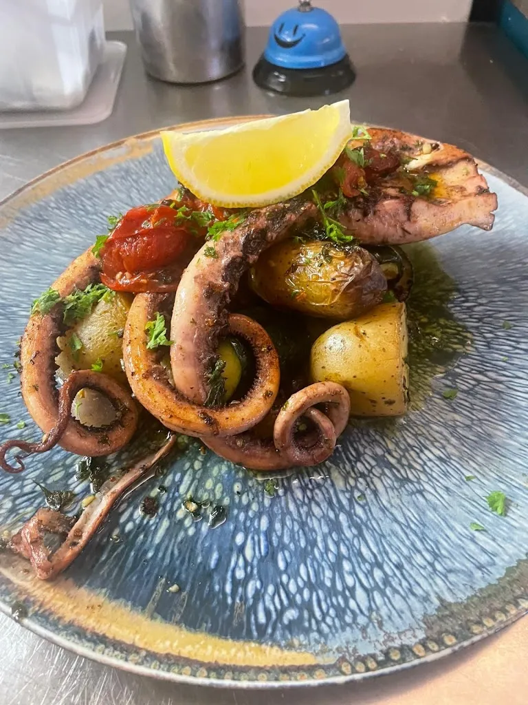 L'Entracte_Auriol_slider_image_3