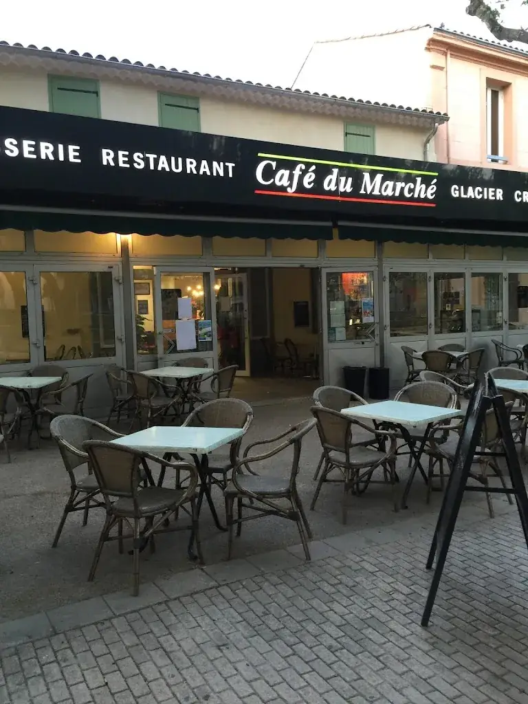 Café du Marché Auriol restaurant in Auriol
