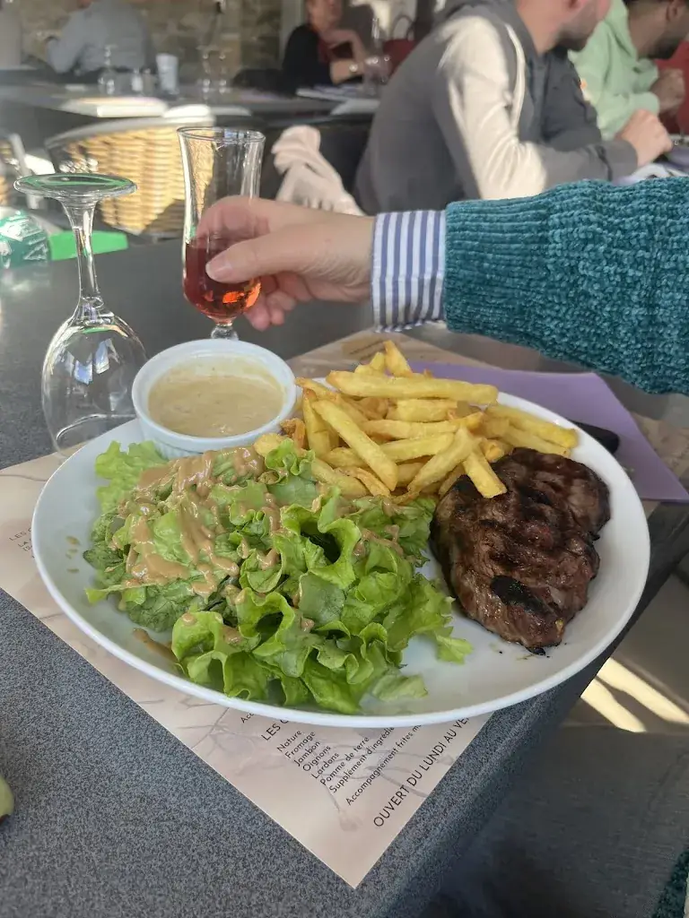 christophe meuret_SNACK DU PAS DE TRETS_Destrousse_review