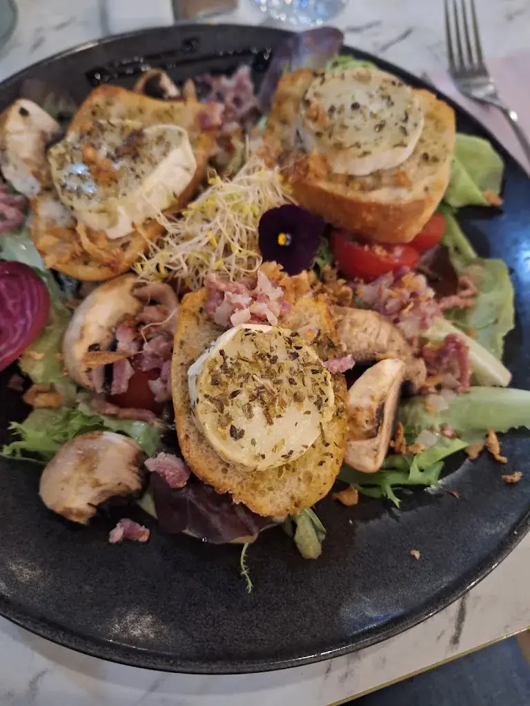 Audrey S.E.O_BRASSERIE DU COURS_Auriol_review