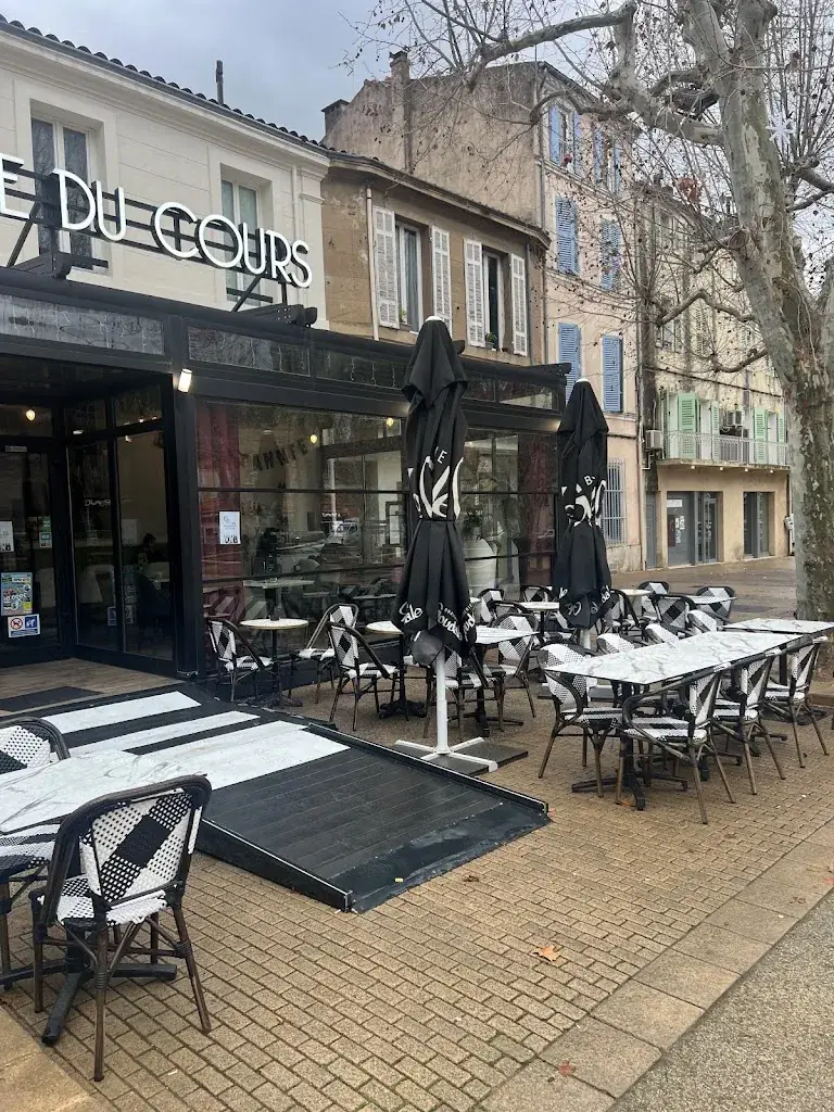 BRASSERIE DU COURS restaurant in Auriol
