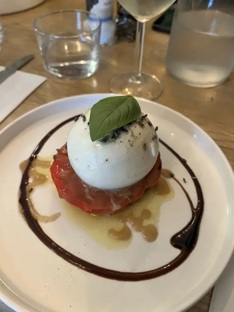 Linda Kadlečková_L'Atelier de Belinda_Avignon_review