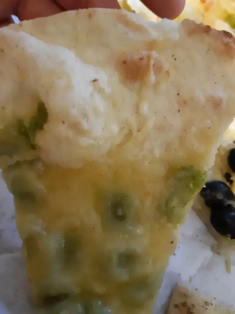 Mickael Rajoie_Mega Pizza_Morestel_review